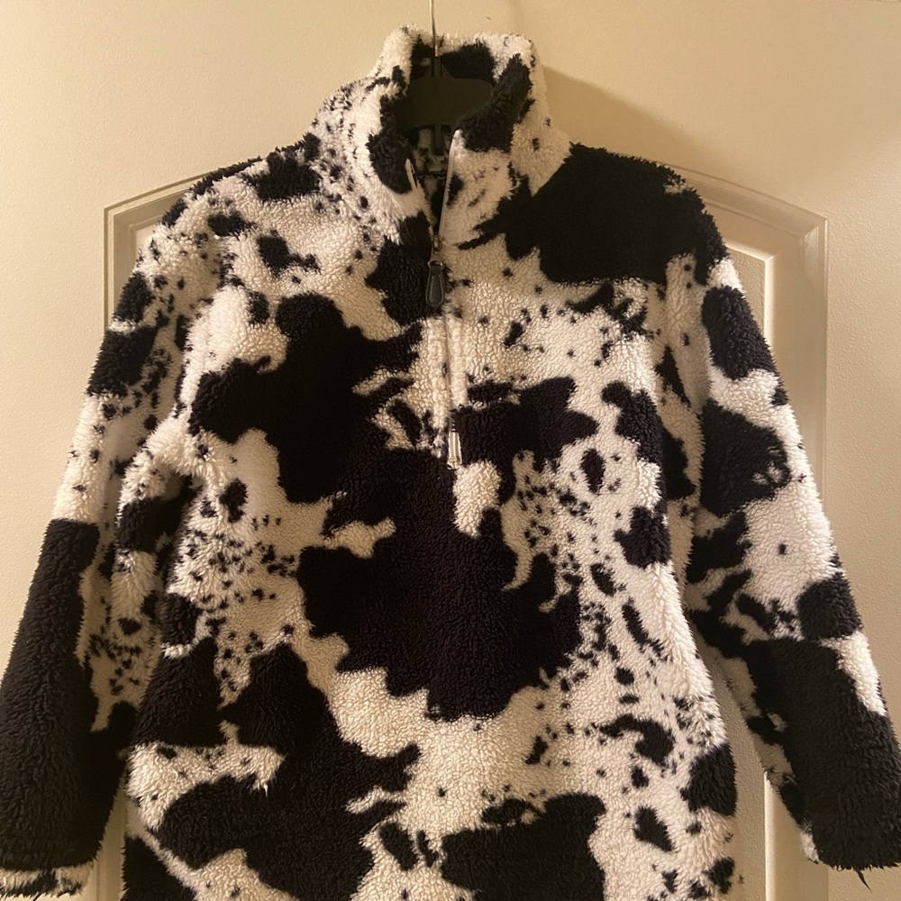 Cowprint Sherpa feel pullover Good condition shows signs of wear